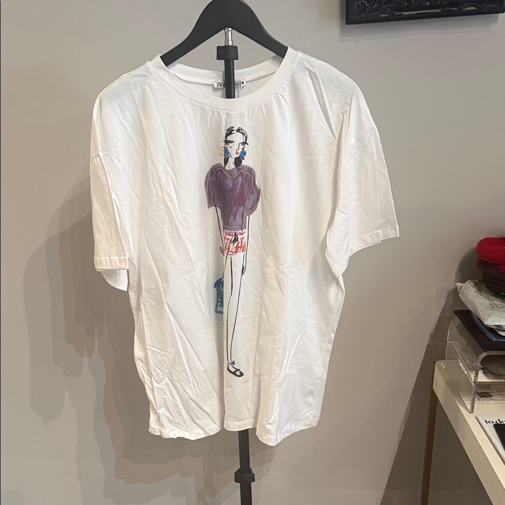 Zara White Tee with Artistic Graphic